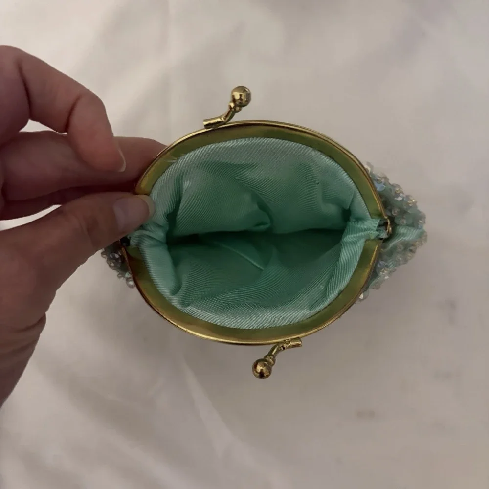 Coin purse bag Gold Kiss lock opening Satin Mint Green Sequins Vintage Fancy